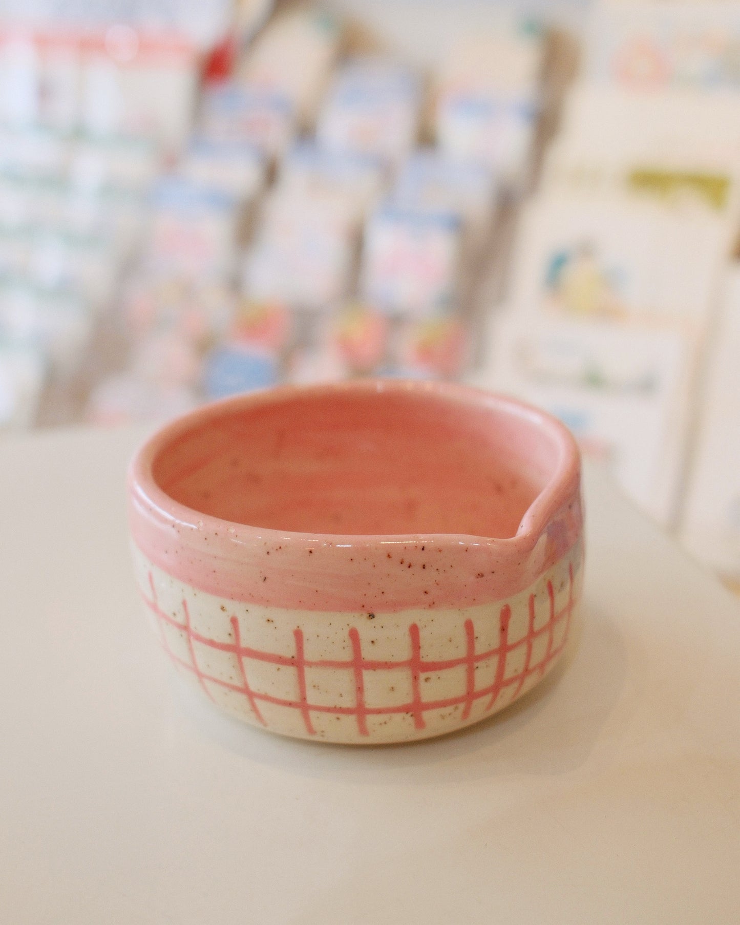 MARI POTTERI PINK GRID LINES MATCHARI (MATCHA BOWL)