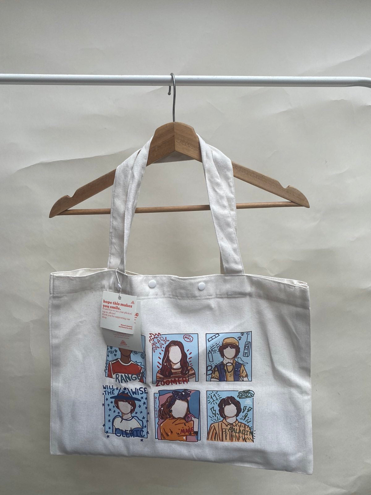 MOVING OUT SALE TOTEBAGS