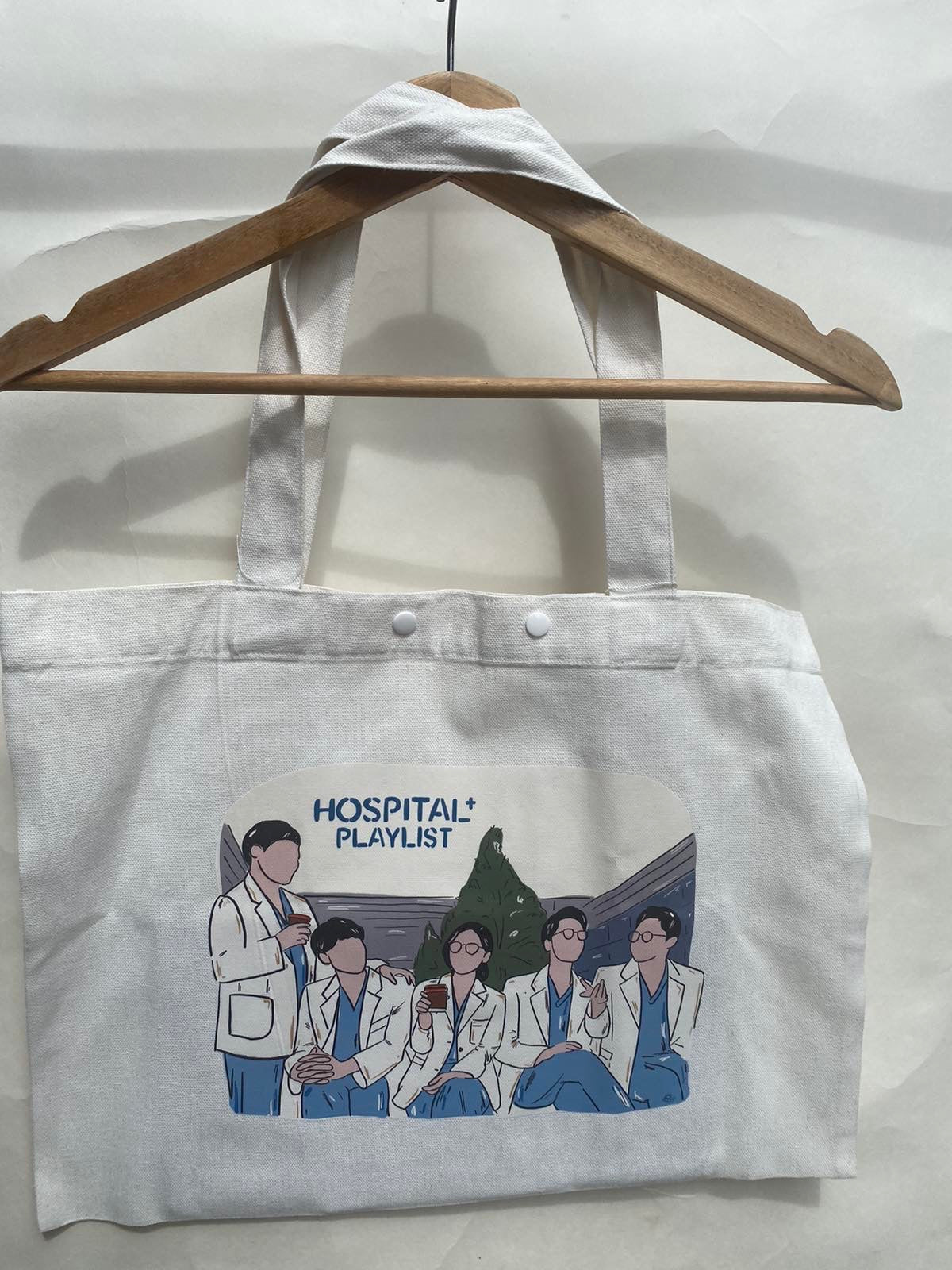 MOVING OUT SALE TOTEBAGS