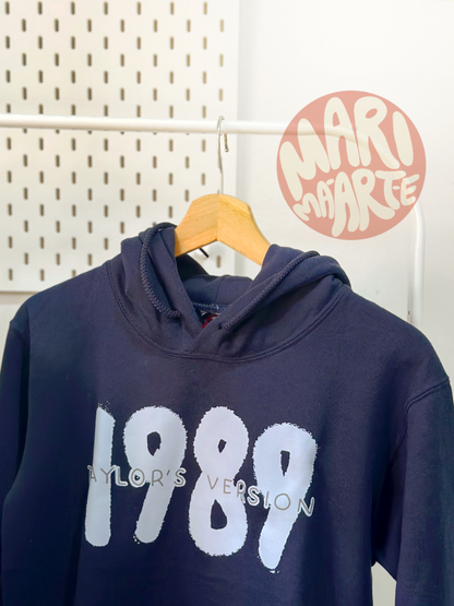 SWIFTIE 1989 MINIMALIST HOODIE (NAVY BLUE)