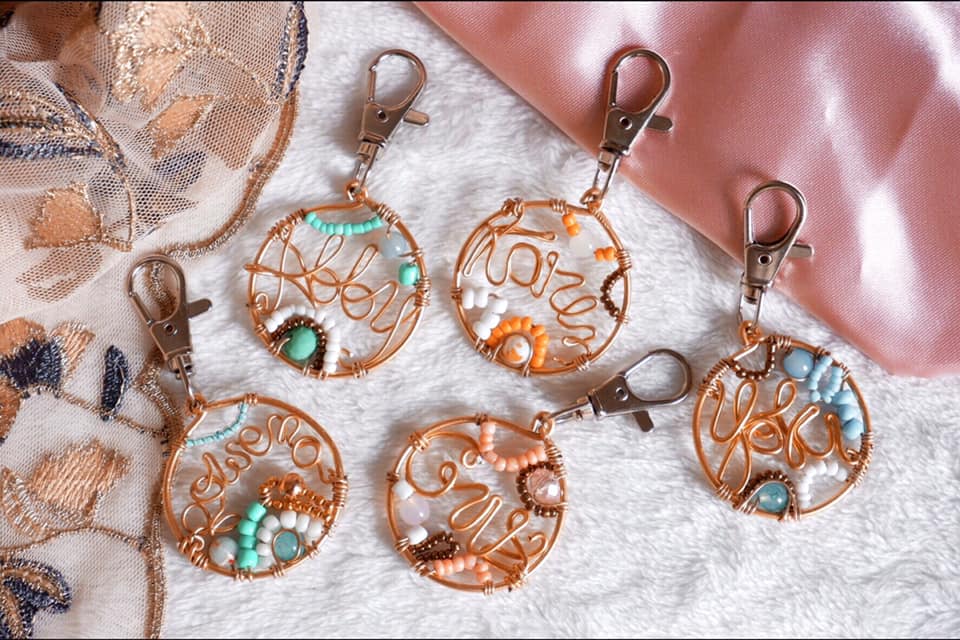 CUSTOM BEADED KEYCHAIN (ROUND)