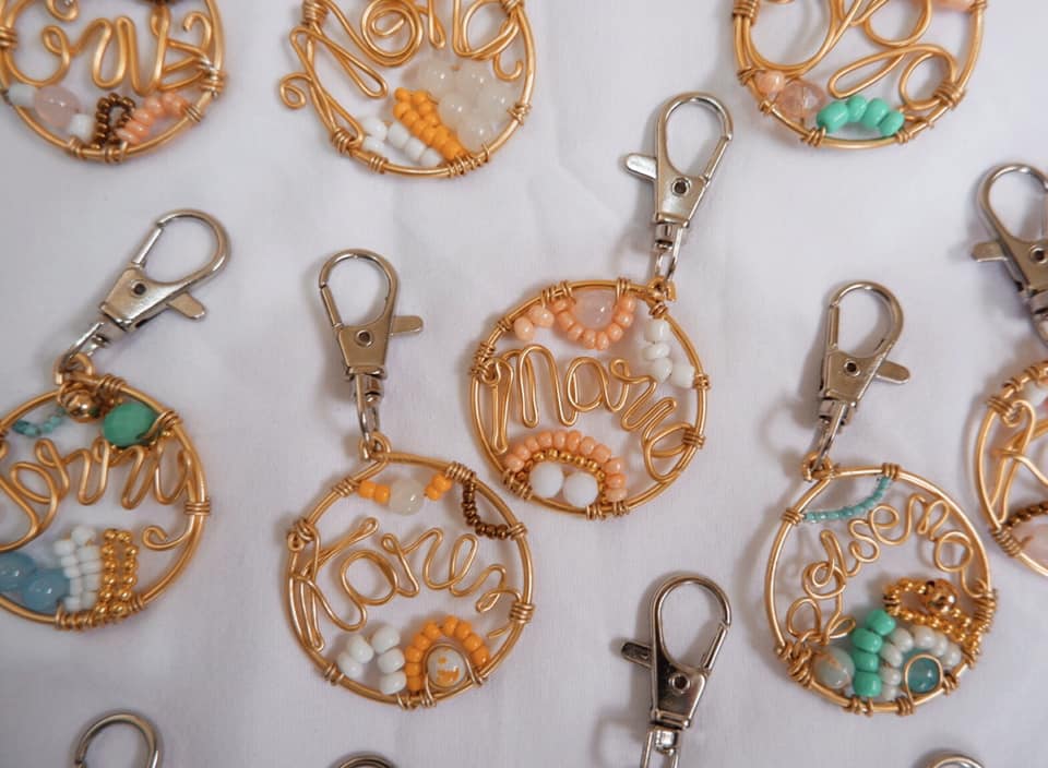 CUSTOM BEADED KEYCHAIN (ROUND)