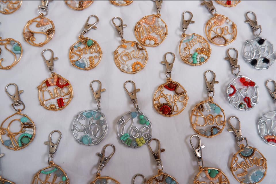 CUSTOM BEADED KEYCHAIN (ROUND)